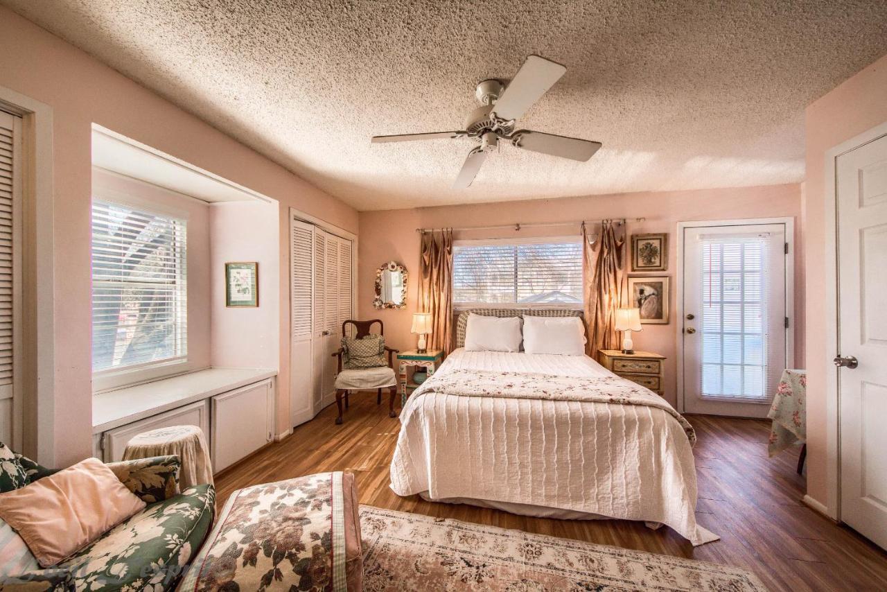 Apartmán Binky'S Nest Fredericksburg Exteriér fotografie