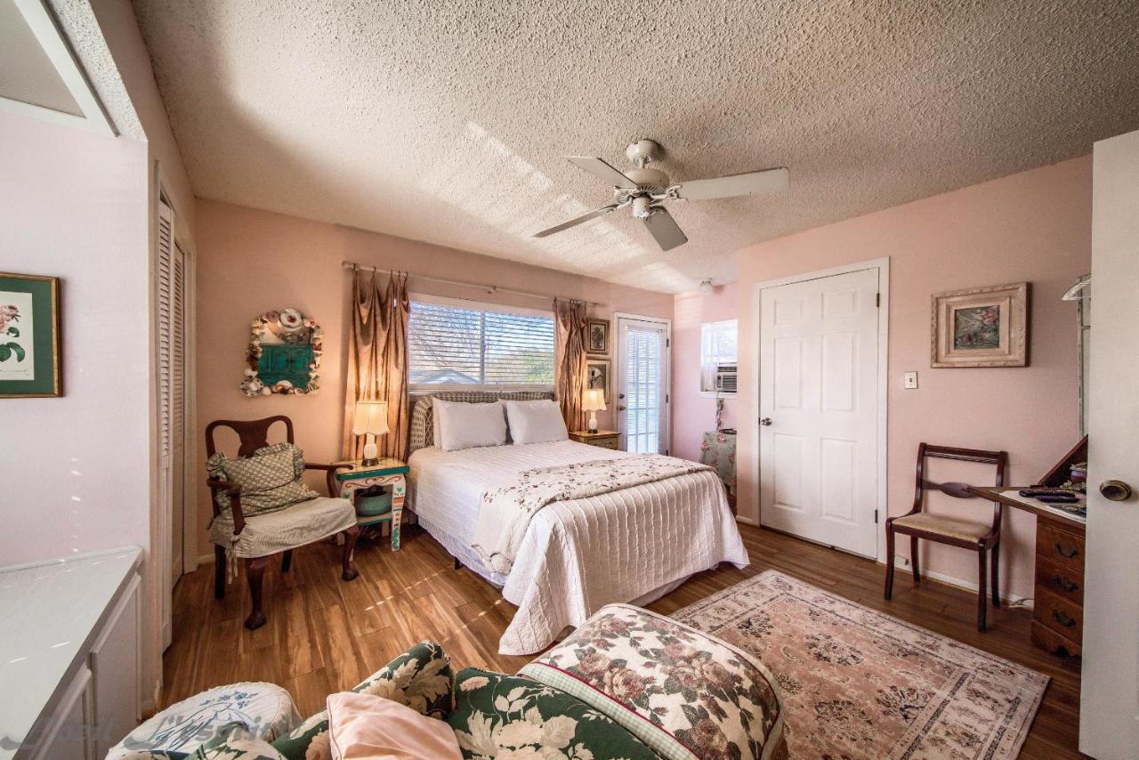 Apartmán Binky'S Nest Fredericksburg Exteriér fotografie